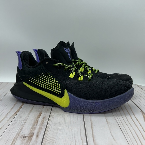 Nike Mamba Fury Lakers Away Sneakers - Picture 3 of 11